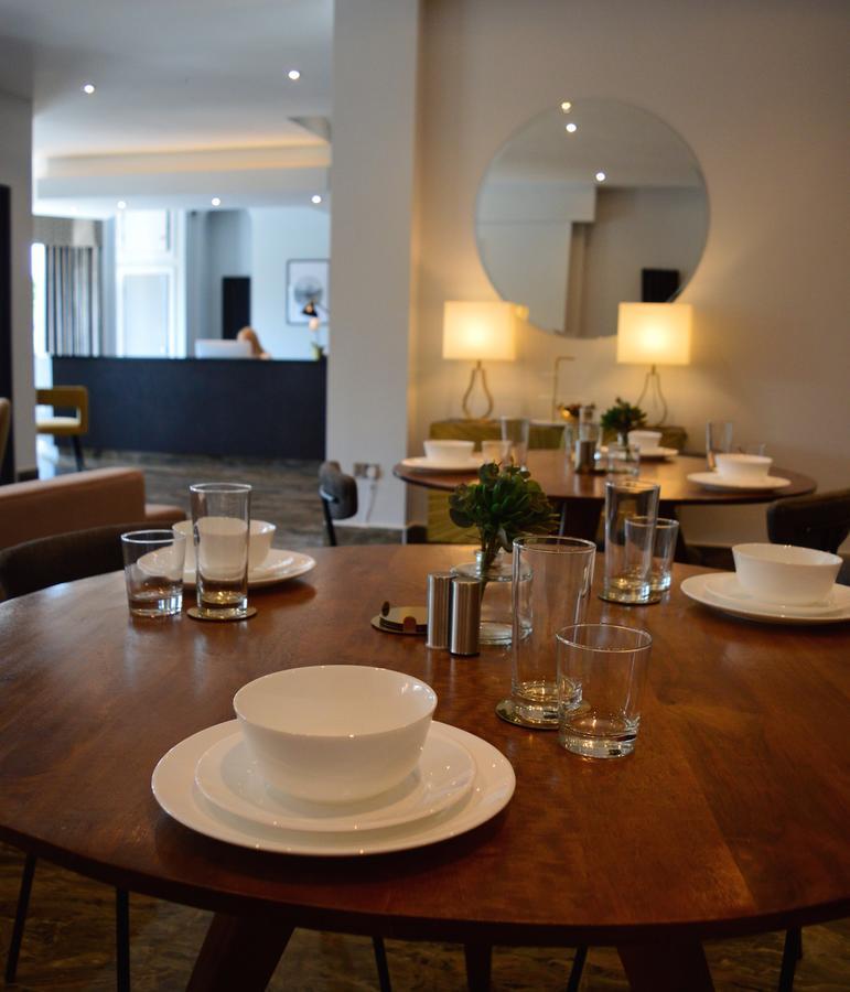 פורטסמות' Q8 Boutique Hotel מראה חיצוני תמונה